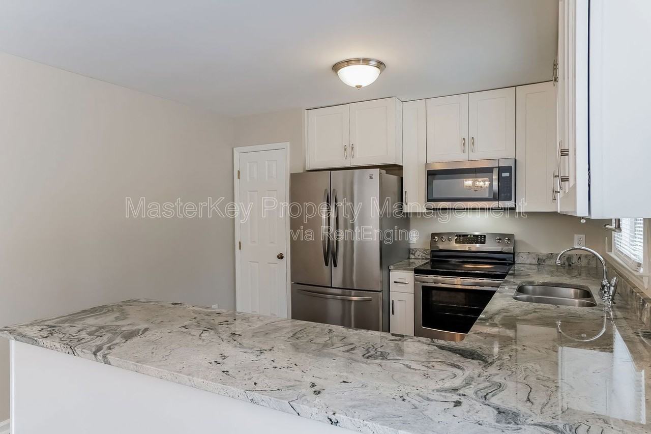 3002 Appling Way - Photo 5 of 31