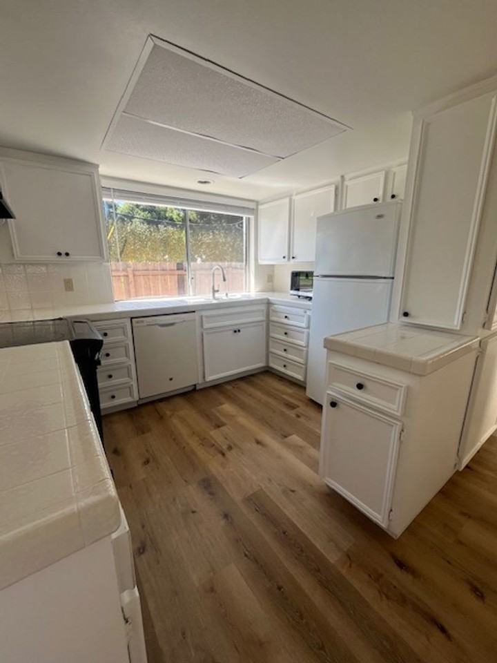 1728 Royal Ct - Photo 4 of 13