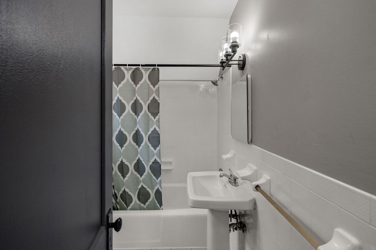 506 Transverse Ave - Photo 2 of 21