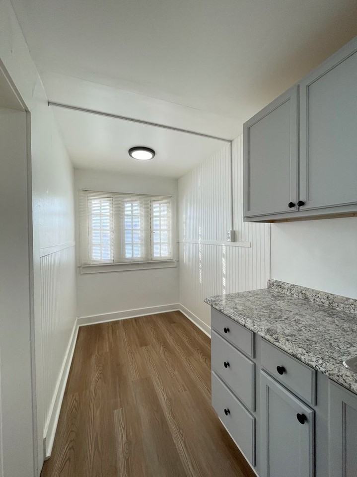 420 E 4th Ave - Photo 6 of 7