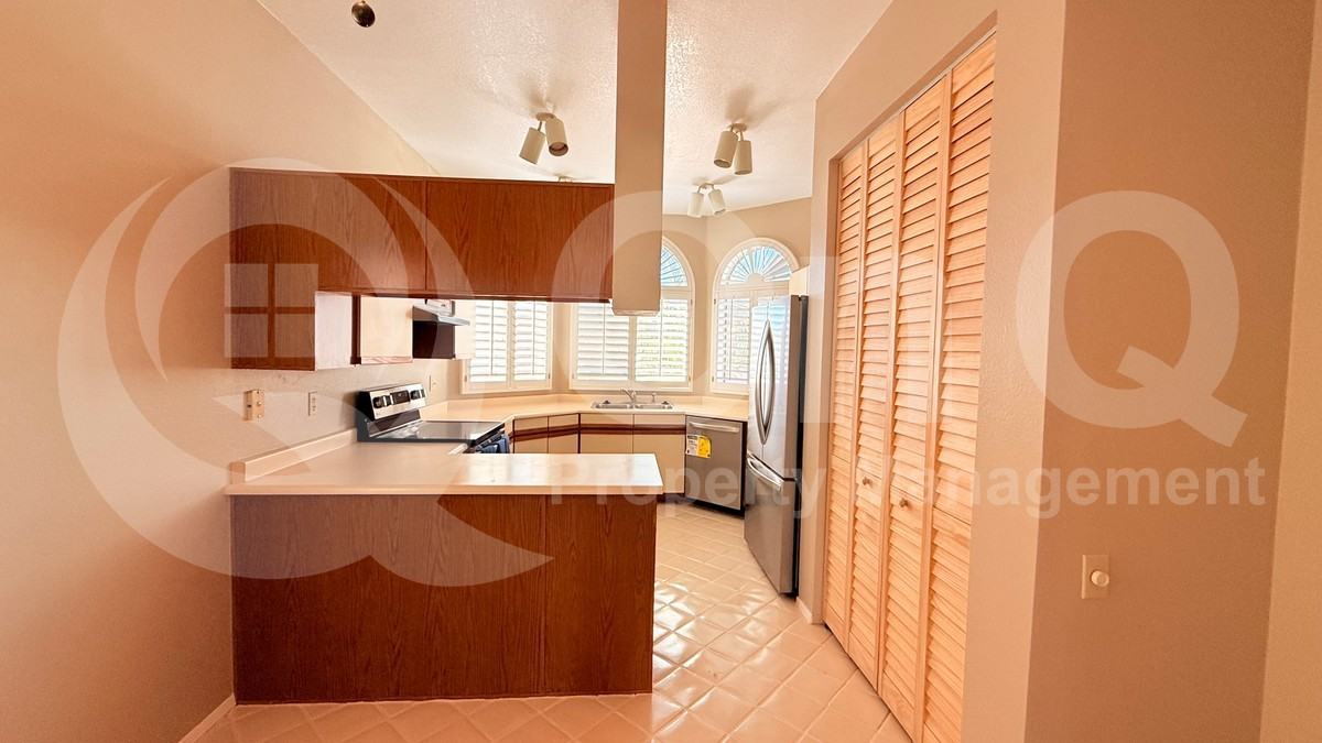 11144 E Yucca St - Photo 4 of 28