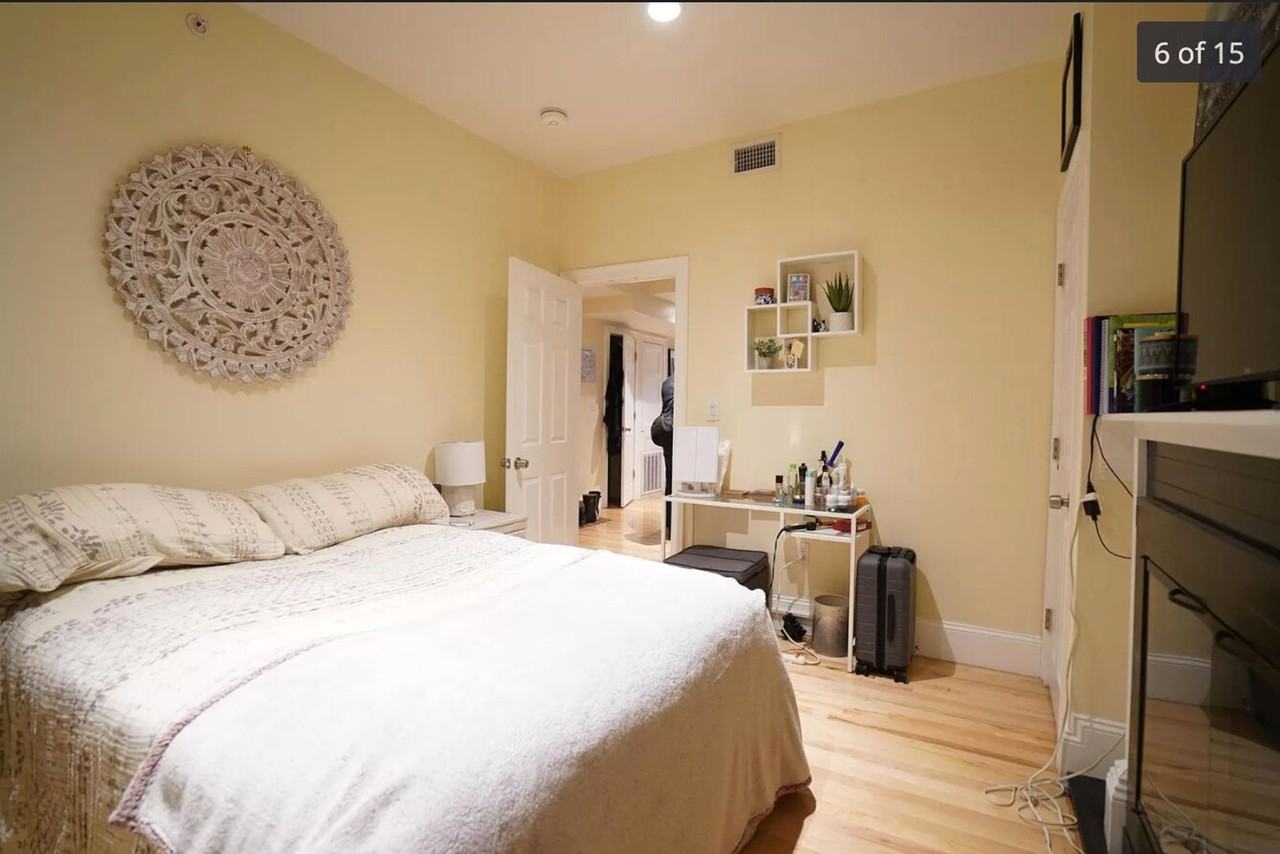 1201 Beacon St - Photo 4 of 6
