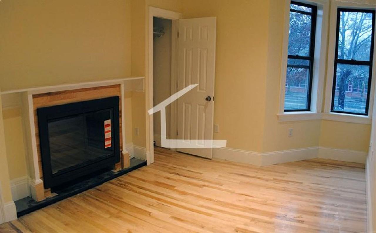 1201 Beacon St - Photo 6 of 6