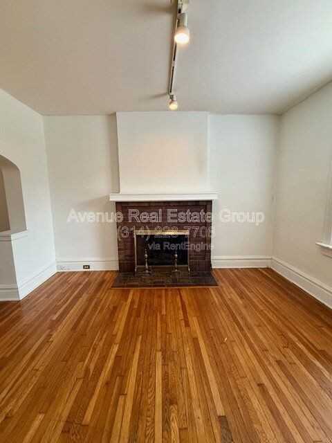 3841 Mcree Ave #B - Photo 4 of 13