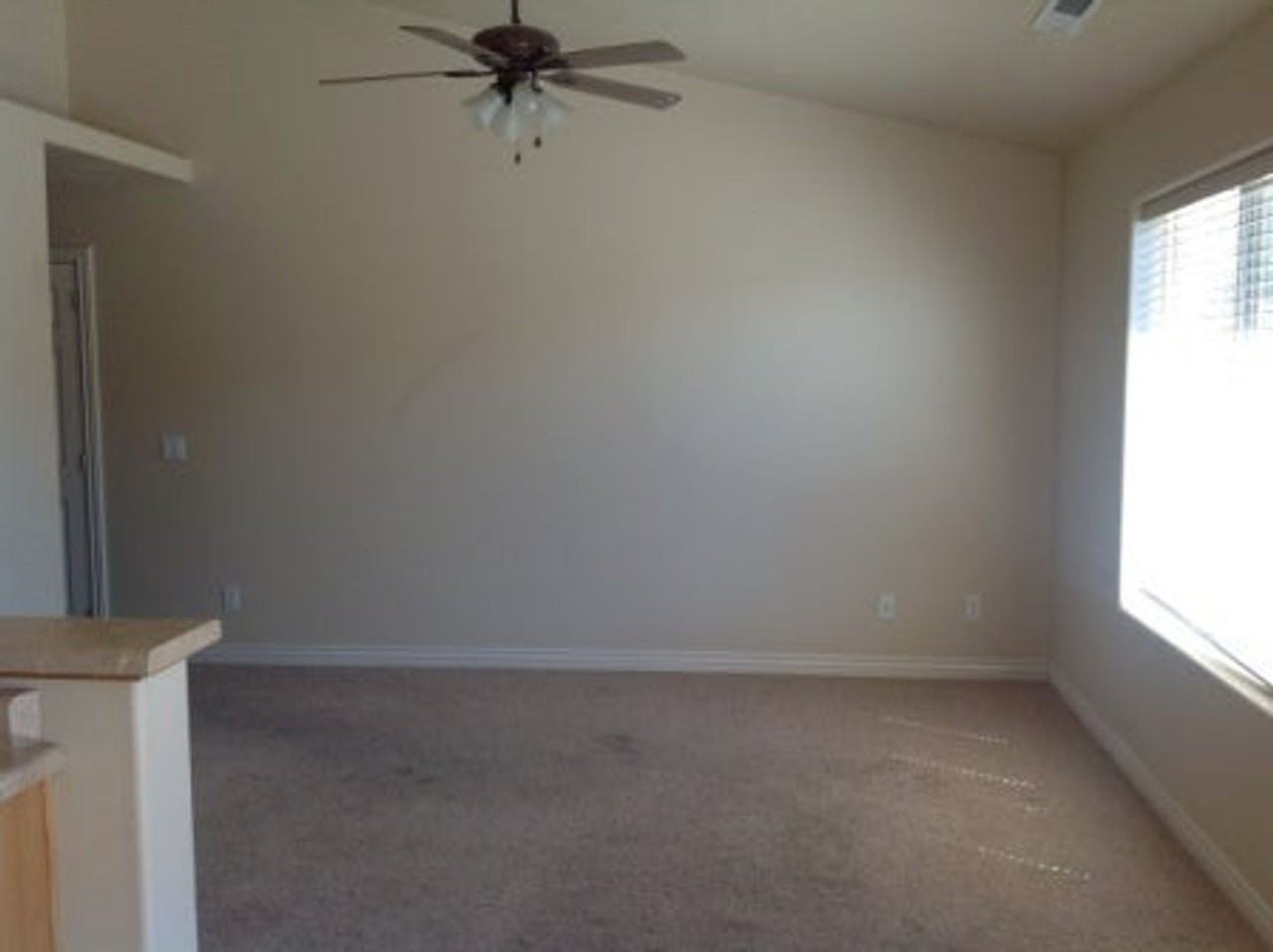 1440 Northern View Dr - Photo 4 of 18