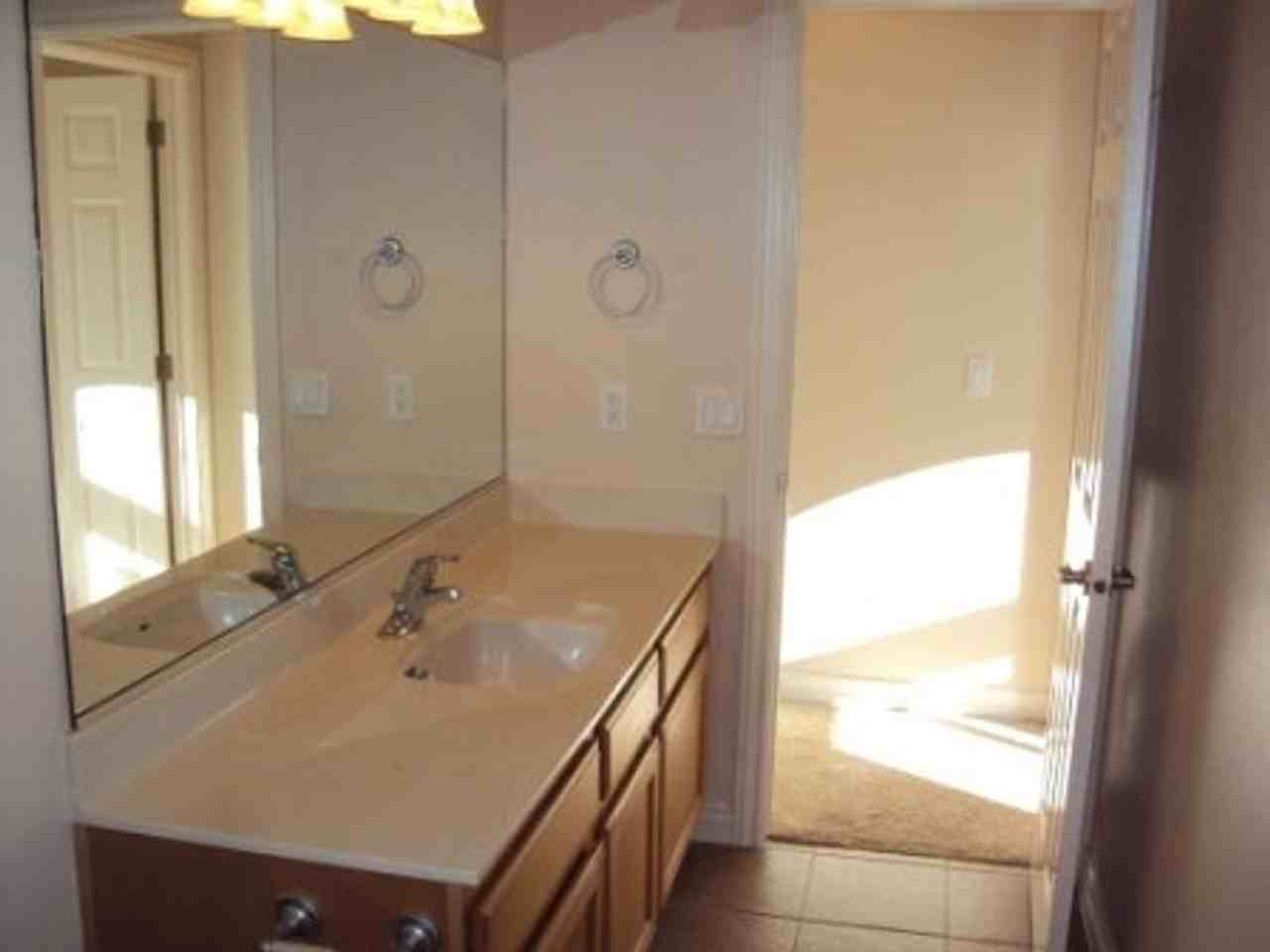 1440 Northern View Dr - Photo 7 of 18