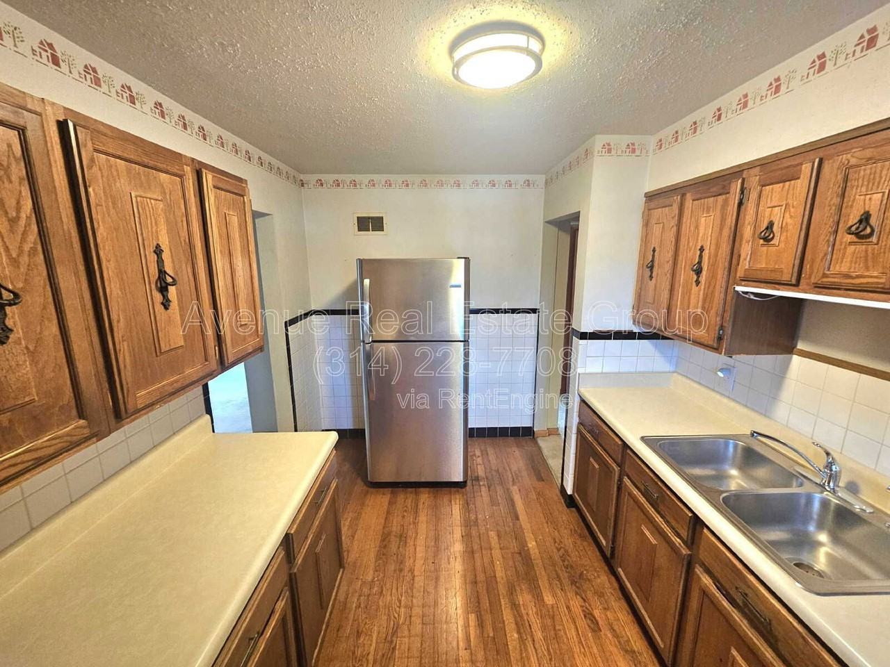 8883 Saint Cyr Dr - Photo 4 of 14