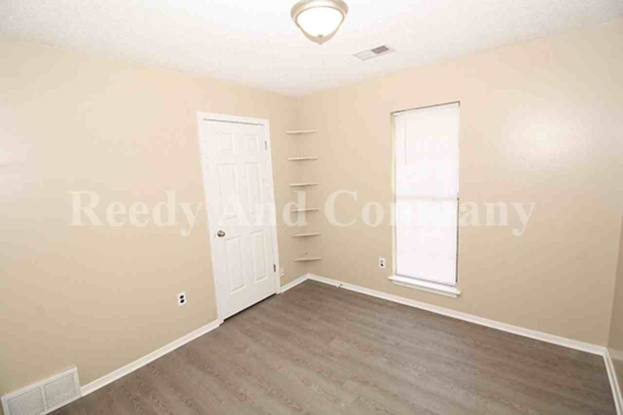 4178 Brighton Dr - Photo 6 of 18