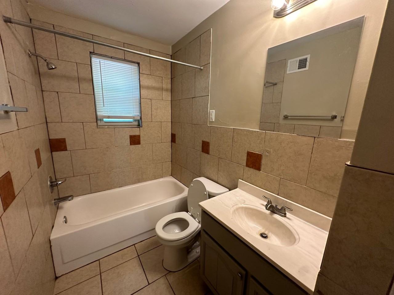 977 Pope St - Photo 7 of 8