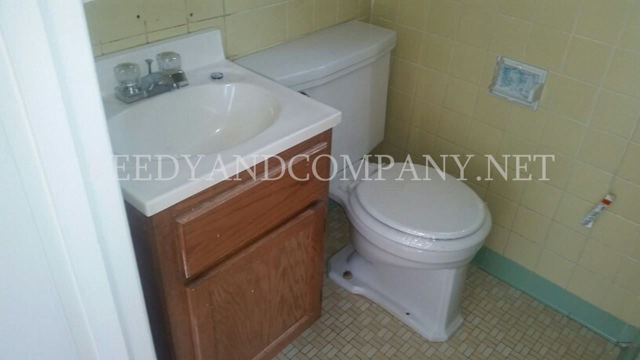 3711 Buchanan Ave - Photo 7 of 12