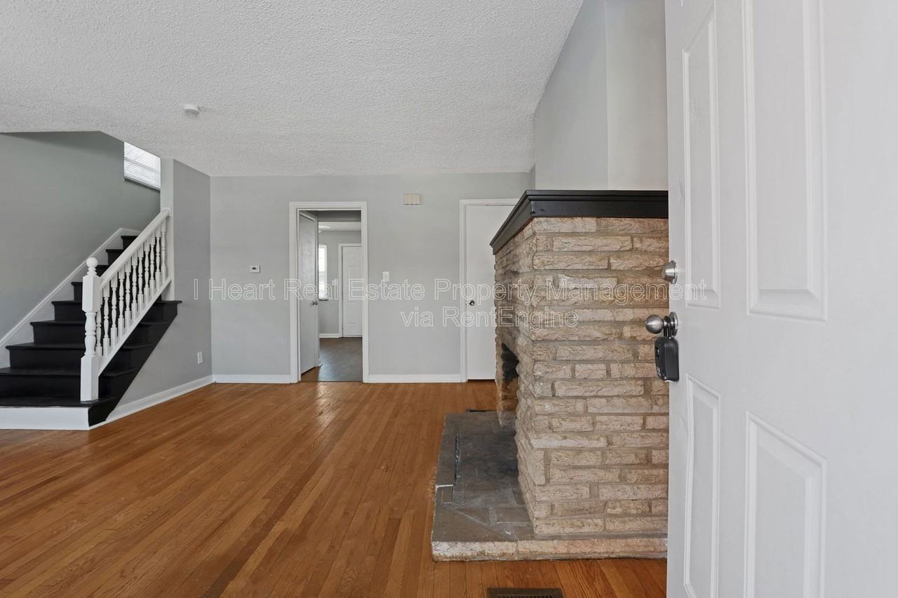 338 S Chase Ave - Photo 4 of 26