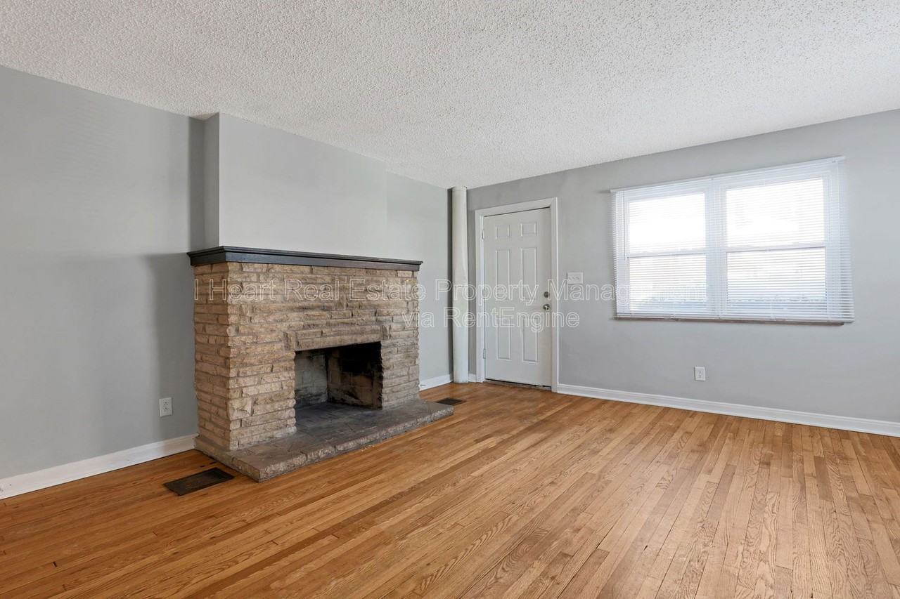 338 S Chase Ave - Photo 6 of 26