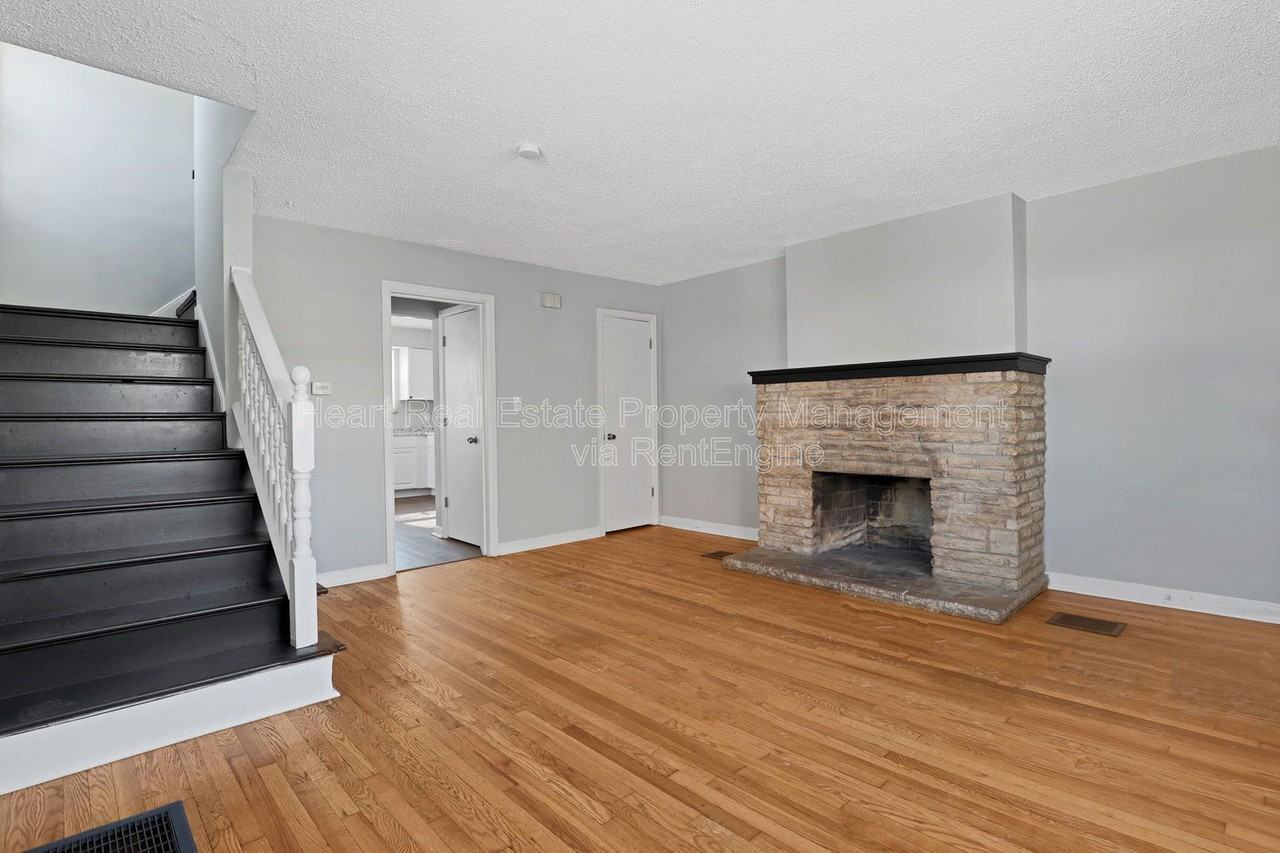 338 S Chase Ave - Photo 7 of 26