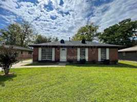 featured image of 3022 Montwood Dr