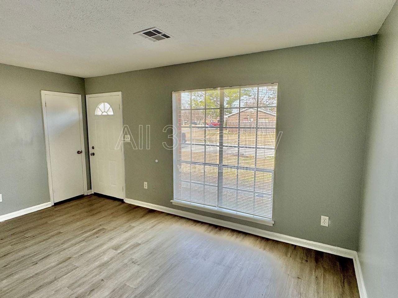 3022 Montwood Dr - Photo 7 of 28