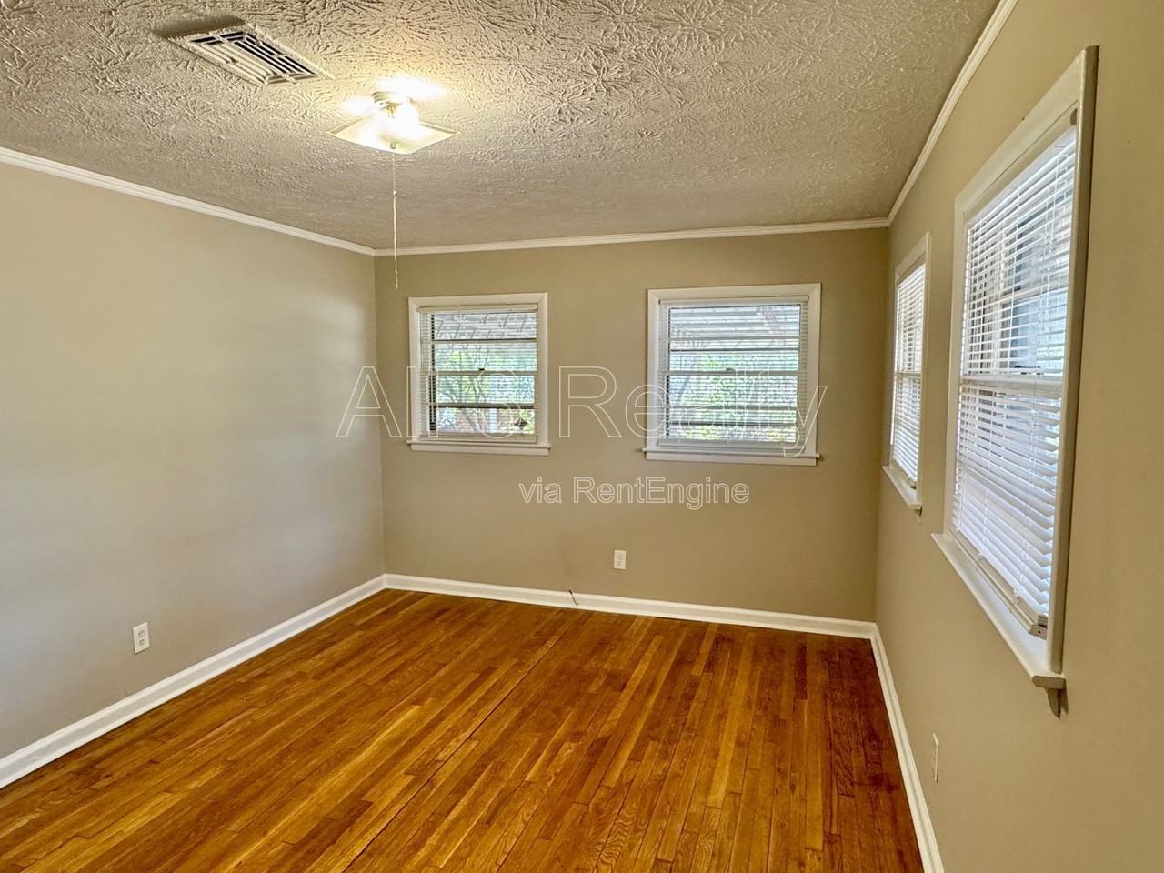 875 Karen Rd - Photo 3 of 29