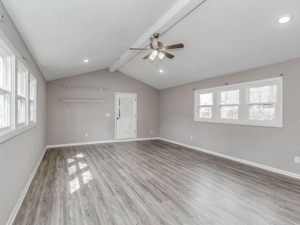 639 S Eastridge St - Photo 3 of 13