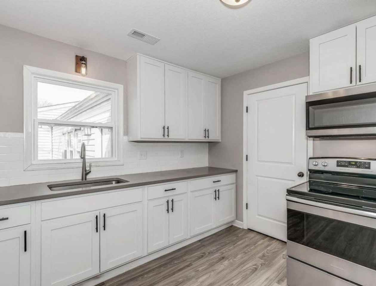 639 S Eastridge St - Photo 5 of 13