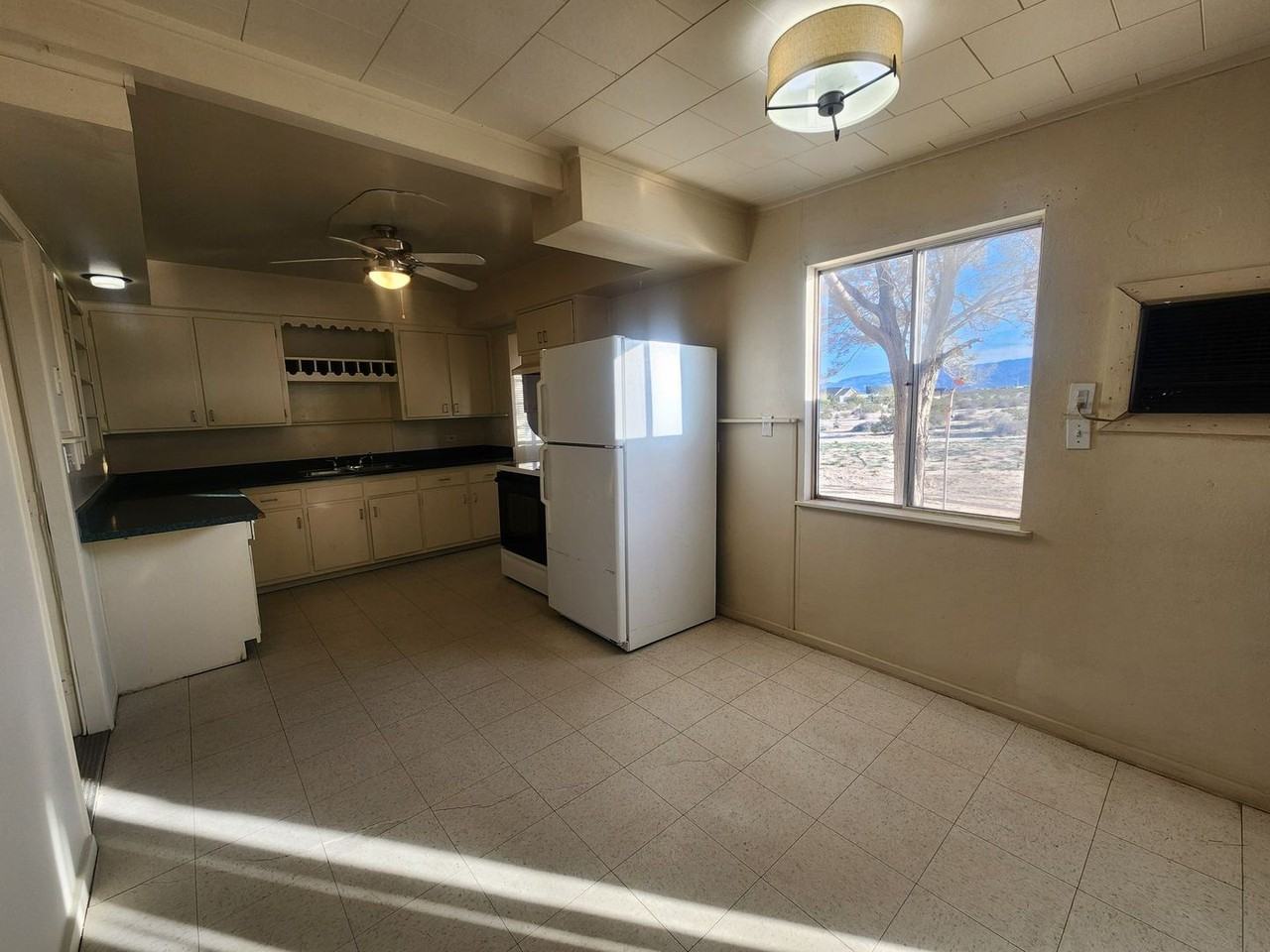 69517 Rainier Rd - Photo 4 of 14