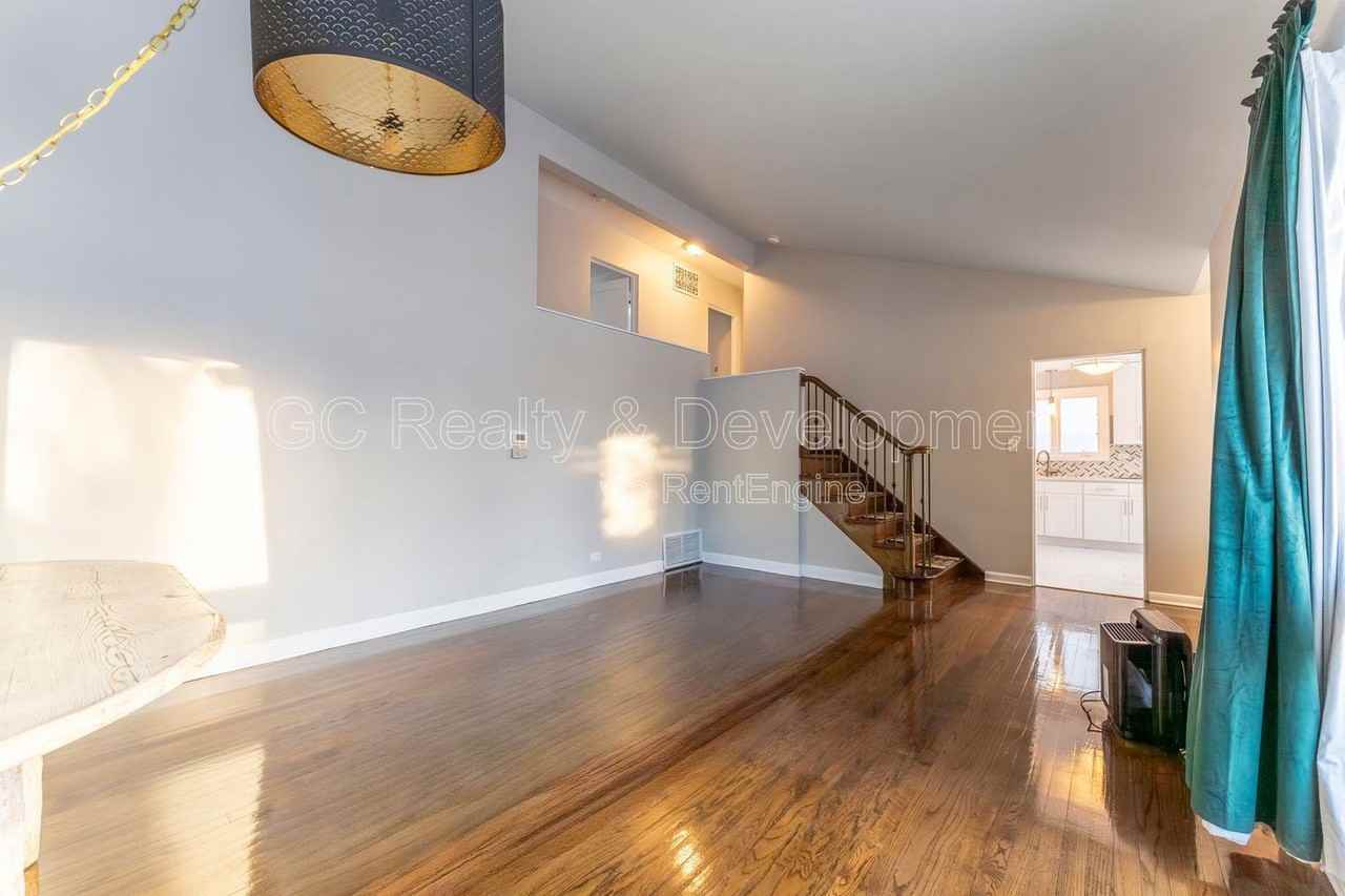 810 W Dresser Dr - Photo 5 of 23