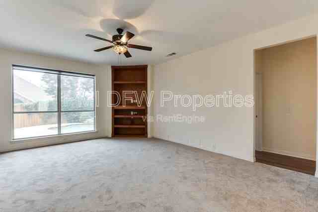 6721 Hayling Way - Photo 5 of 48