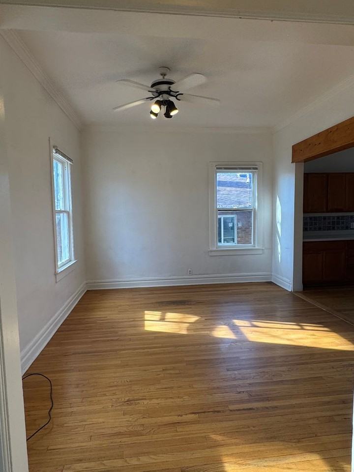 1010 White Ave - Photo 5 of 18