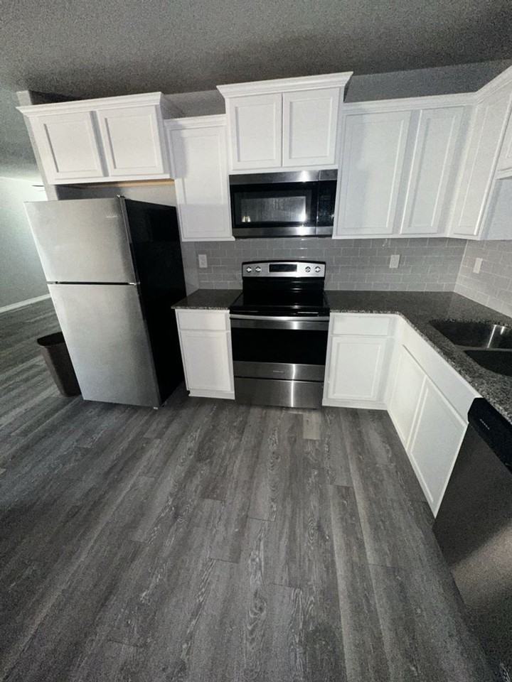 2407 Duntov Dr #B - Photo 3 of 12