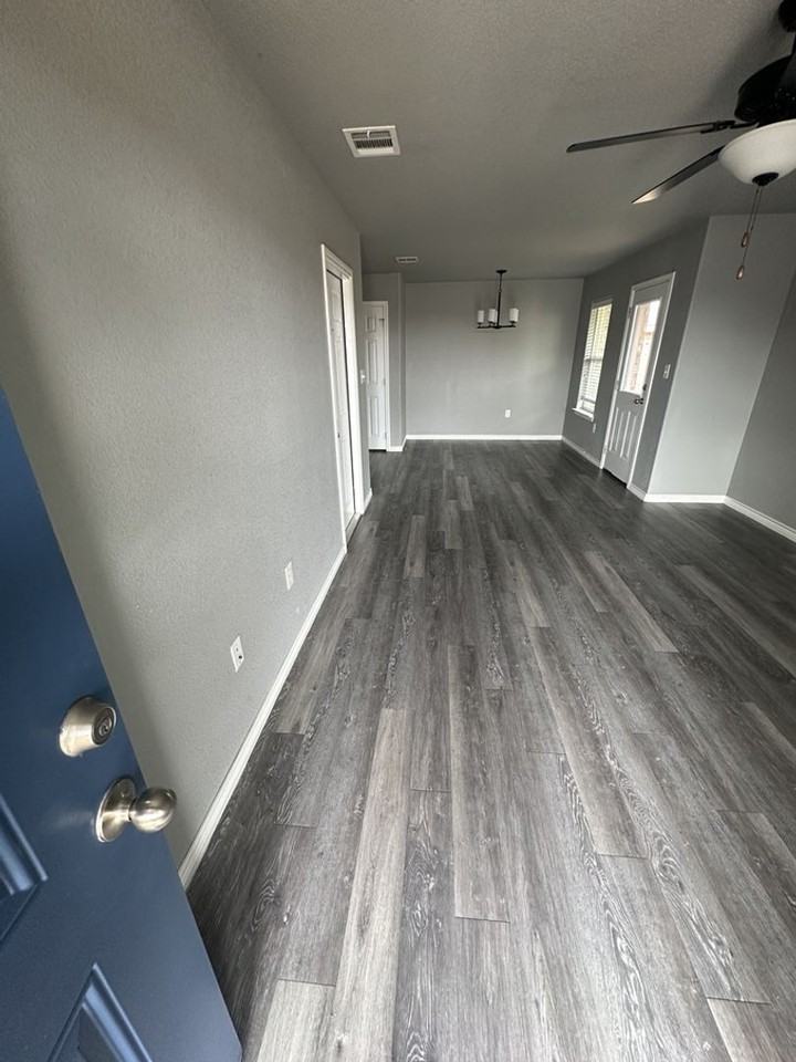 2407 Duntov Dr #B - Photo 4 of 12