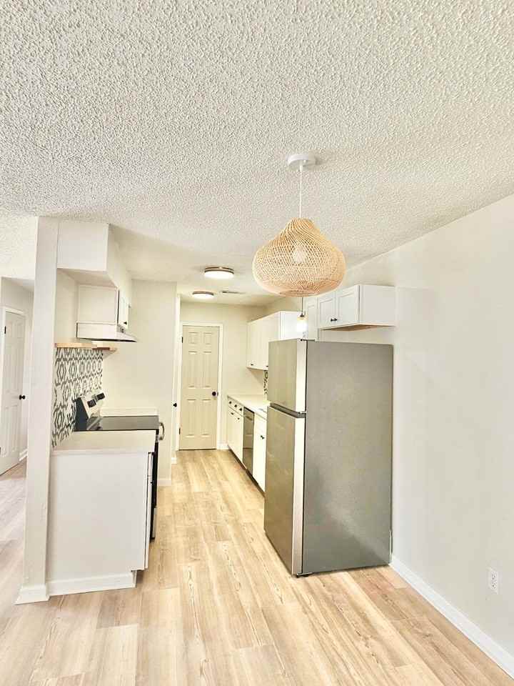 7642 Bles Ave #B - Photo 3 of 13