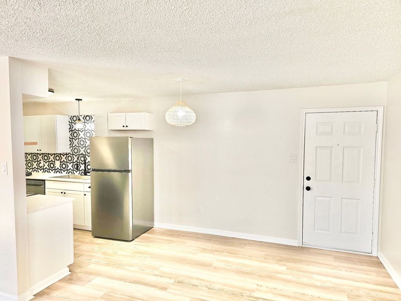 7642 Bles Ave #B - Photo 4 of 13