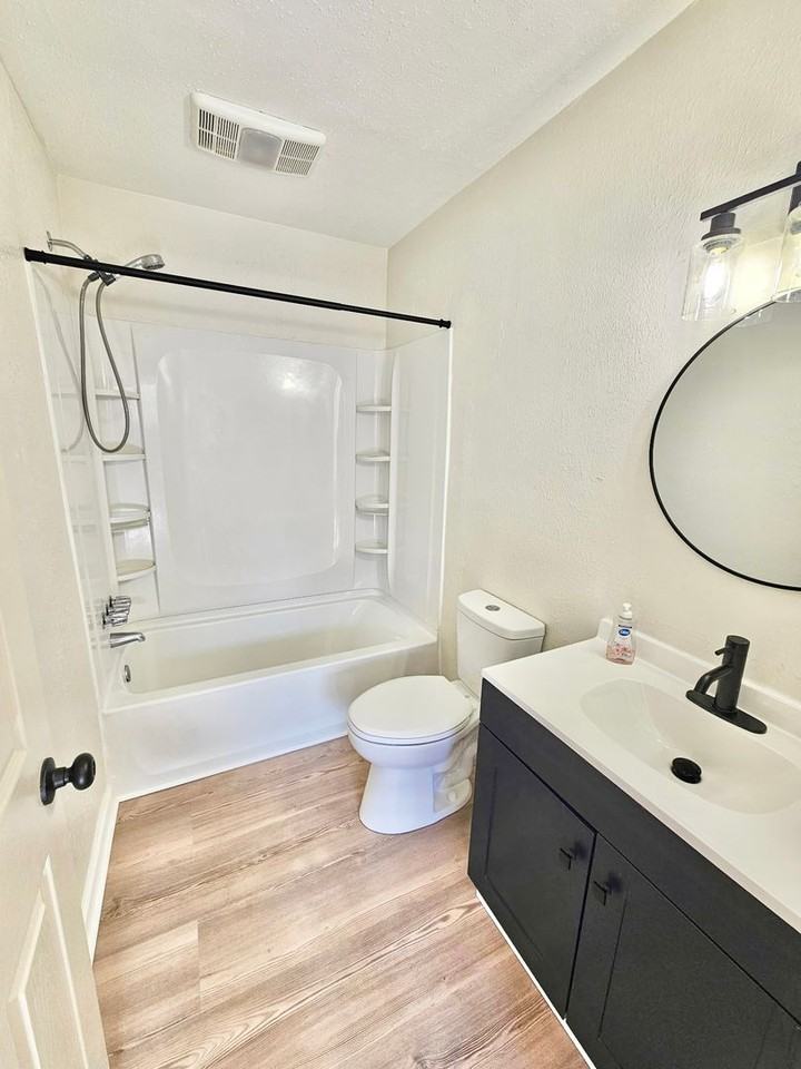 7642 Bles Ave #B - Photo 7 of 13