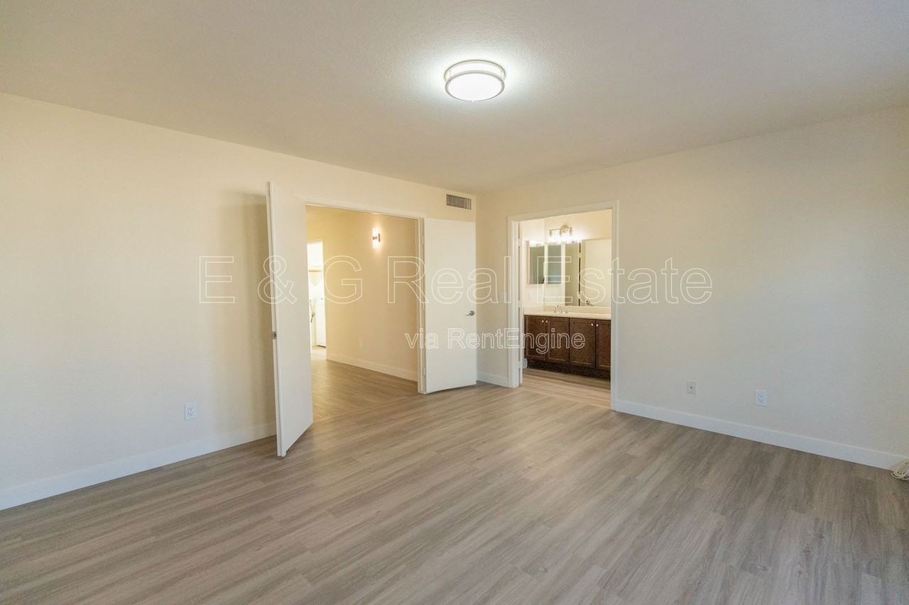 4368 W Wahalla Ln - Photo 7 of 20