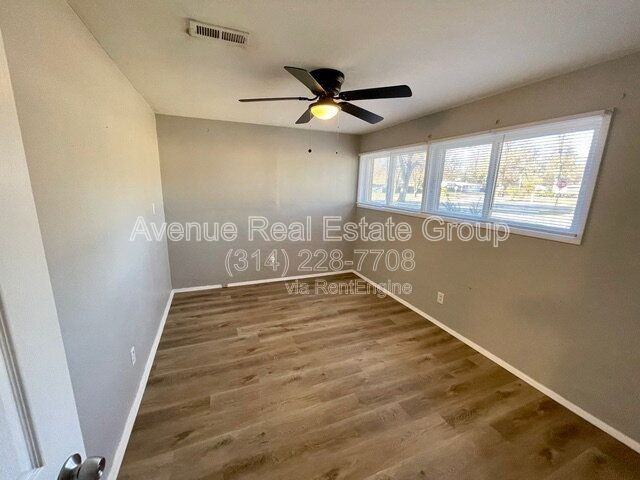 8330 Woodhurst Dr - Photo 4 of 8