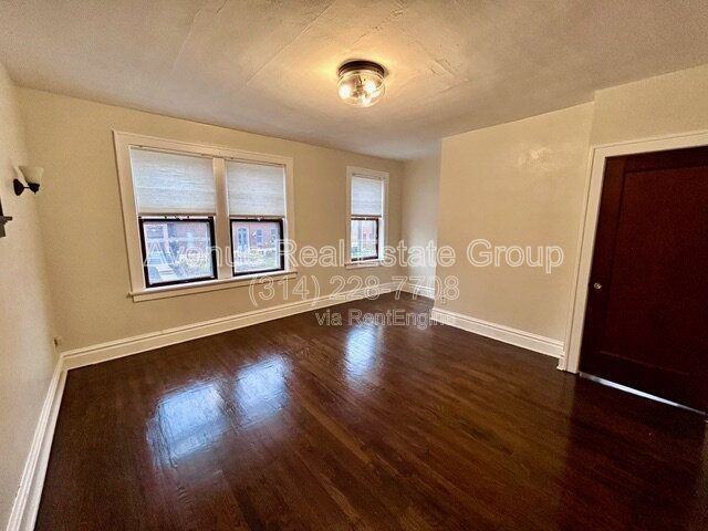 2633 Russell Blvd - Photo 3 of 9