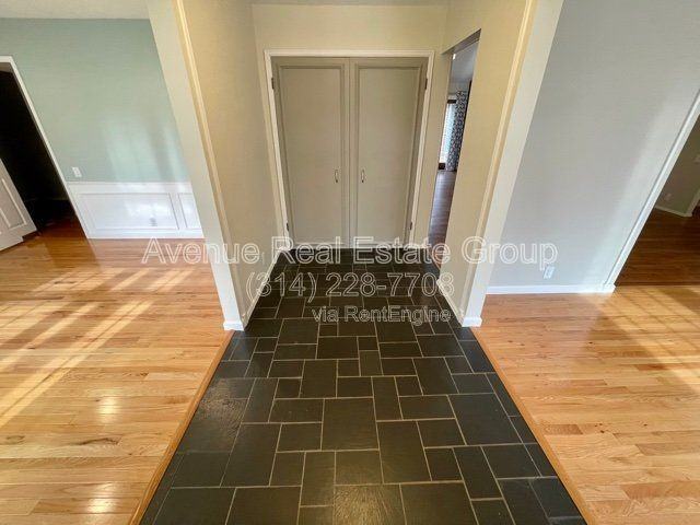 514 Redondo Dr - Photo 3 of 17