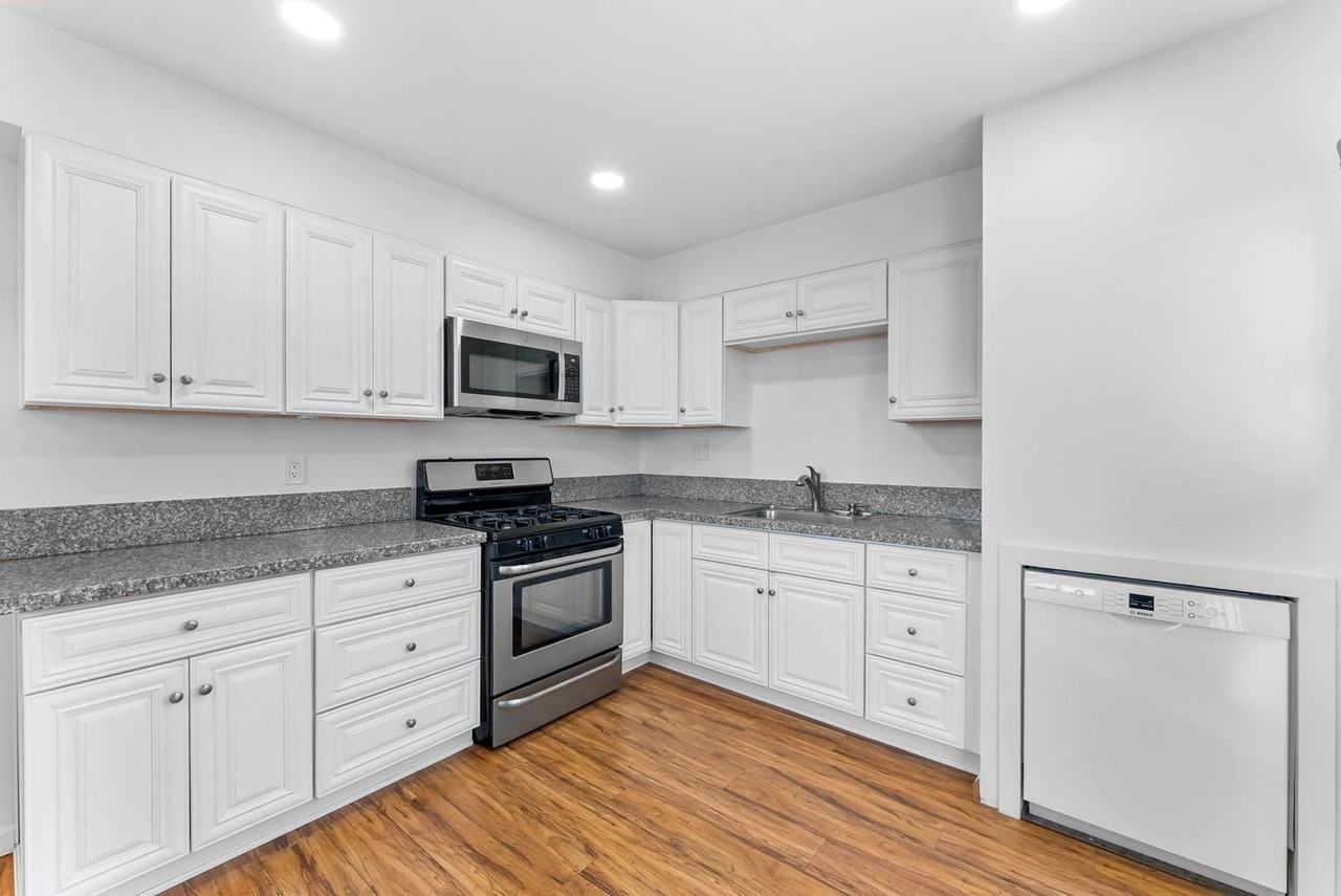 Coconino Apartments - Photo 7 of 21