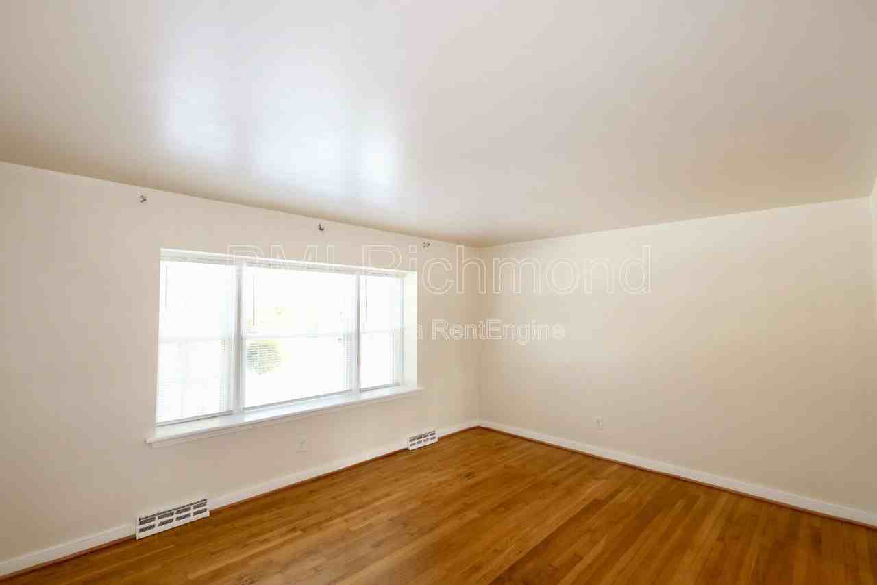 6521 Parliament Rd - Photo 6 of 22