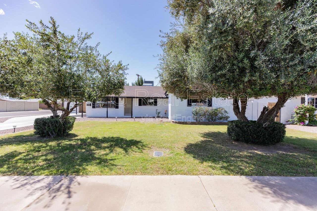 1305 W Romo Jones St - Photo 2 of 26