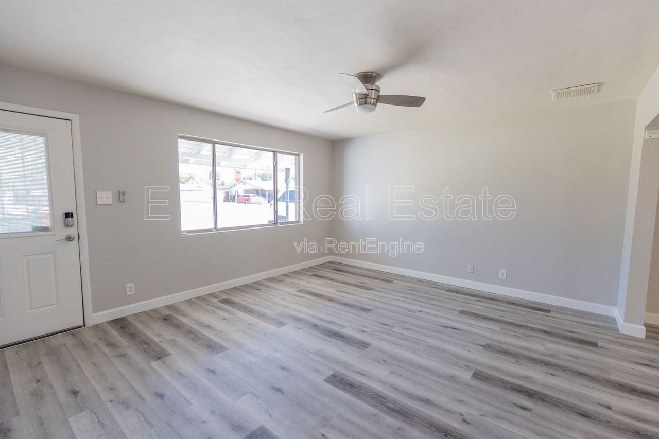 1305 W Romo Jones St - Photo 5 of 26