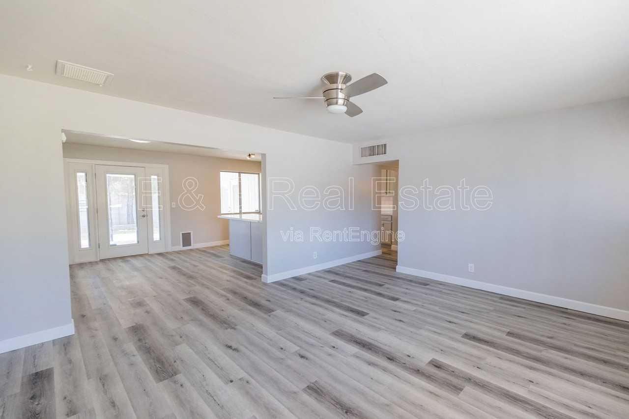 1305 W Romo Jones St - Photo 6 of 26