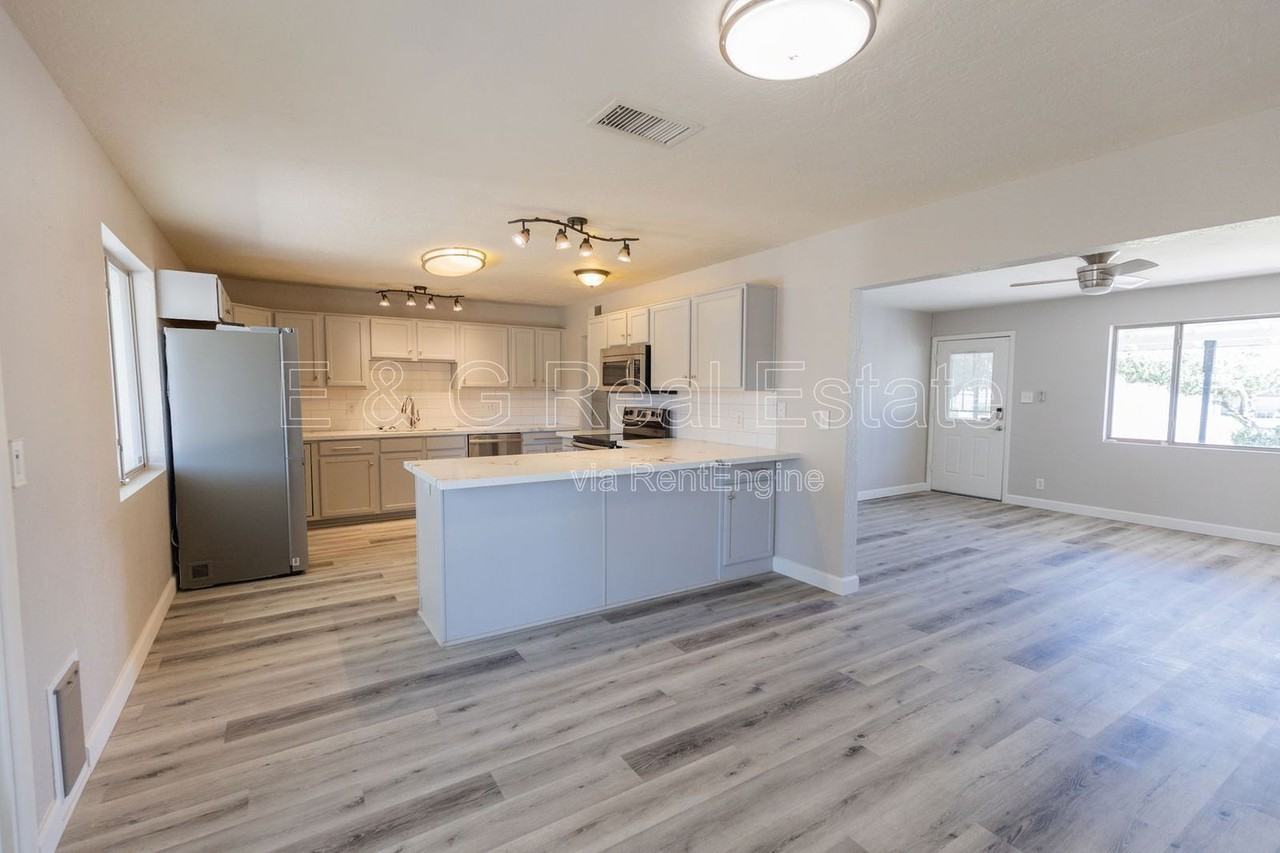 1305 W Romo Jones St - Photo 6 of 26