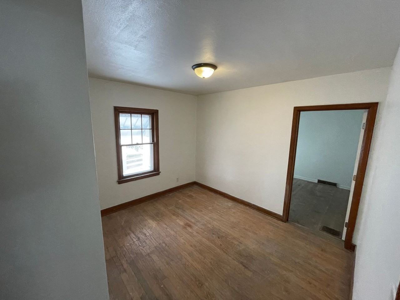 1929 E Spruce St - Photo 5 of 17