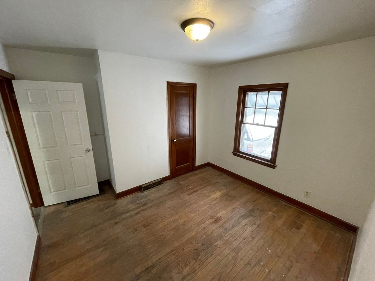 1929 E Spruce St - Photo 7 of 17