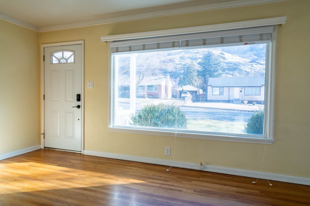 721 Robins Ave - Photo 2 of 30