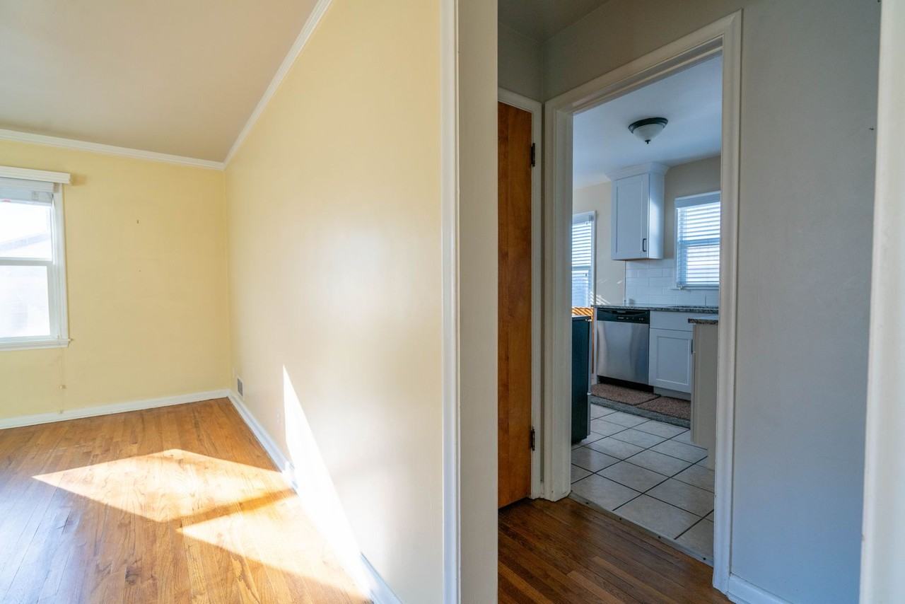 721 Robins Ave - Photo 6 of 30