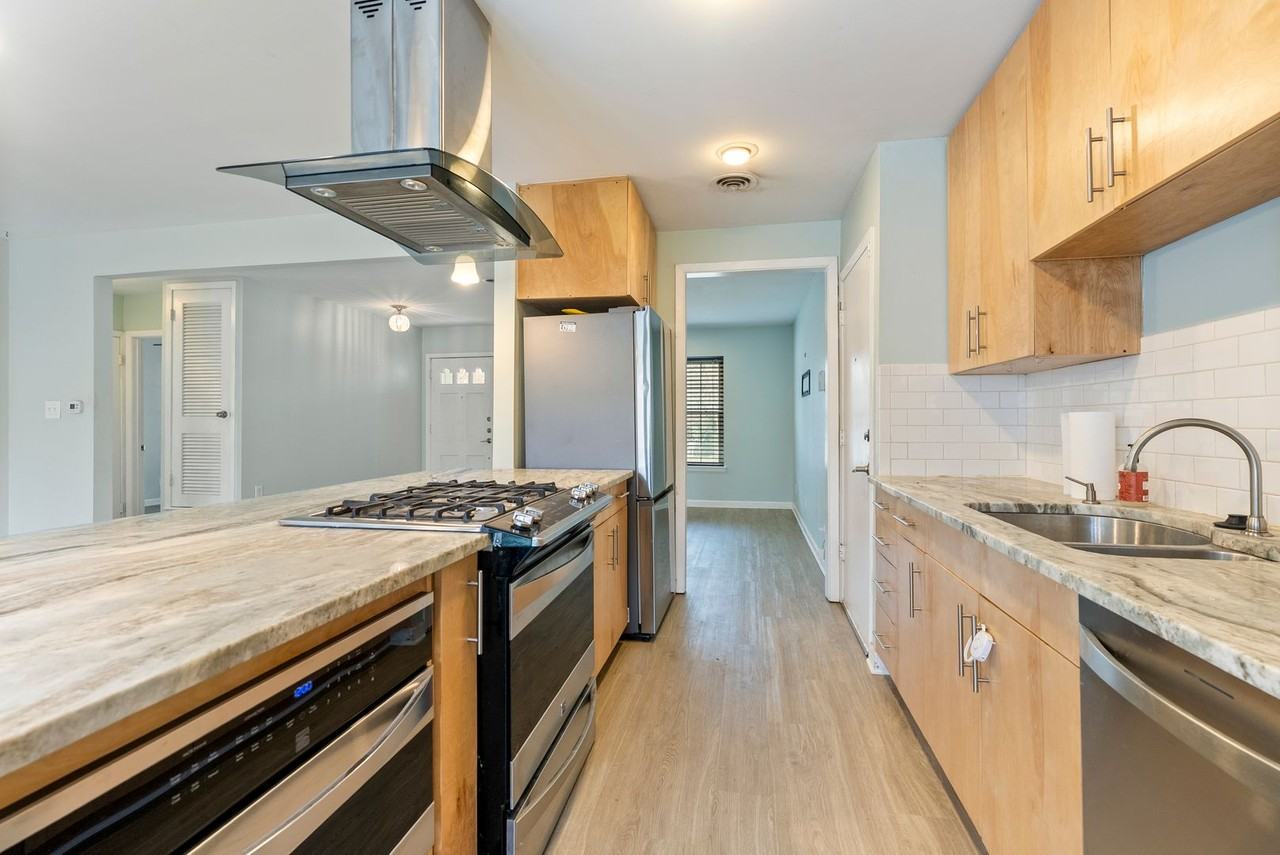 5305 Medford Dr - Photo 7 of 16