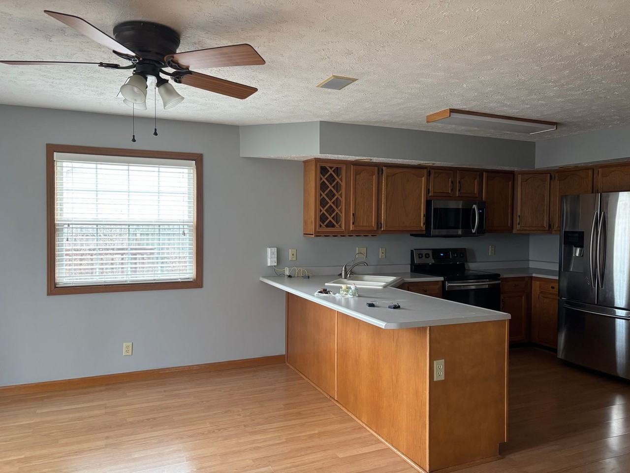 1422 Crusade Dr - Photo 3 of 14