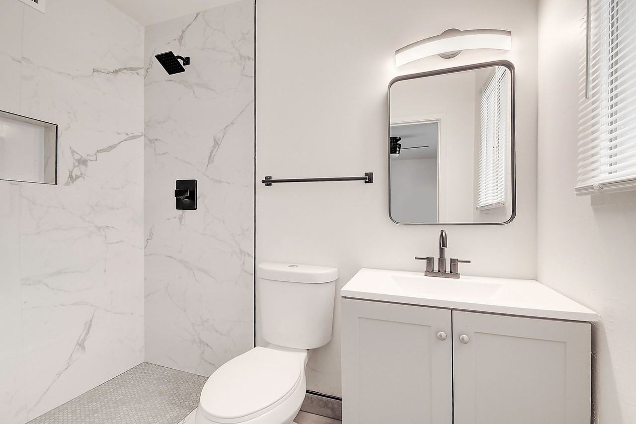 1025 E Campus Dr - Photo 7 of 49