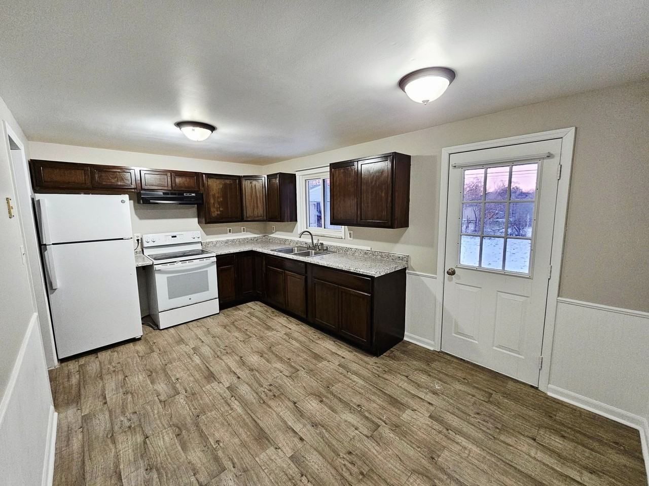 3525 Cadell Rd - Photo 2 of 26