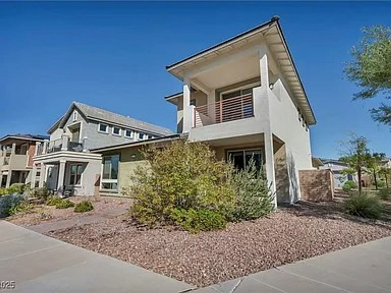 1012 E Sunset Rd - Photo 2 of 29